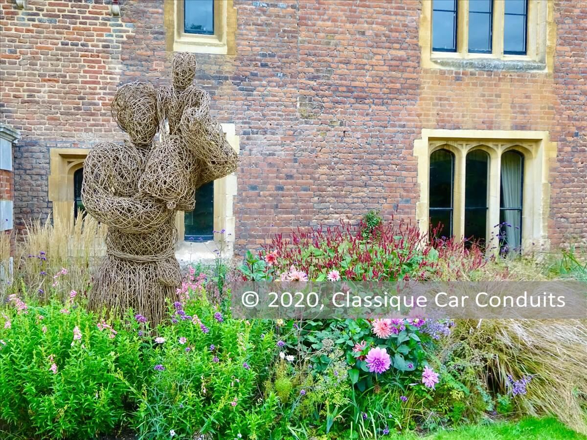Hampton Court Palace flora and sculpture